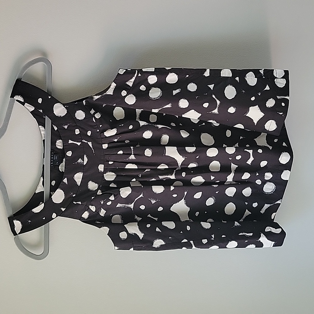 Theory Teala Tangiers Black White Large Circle Graphic print‎ sleeveless Top
